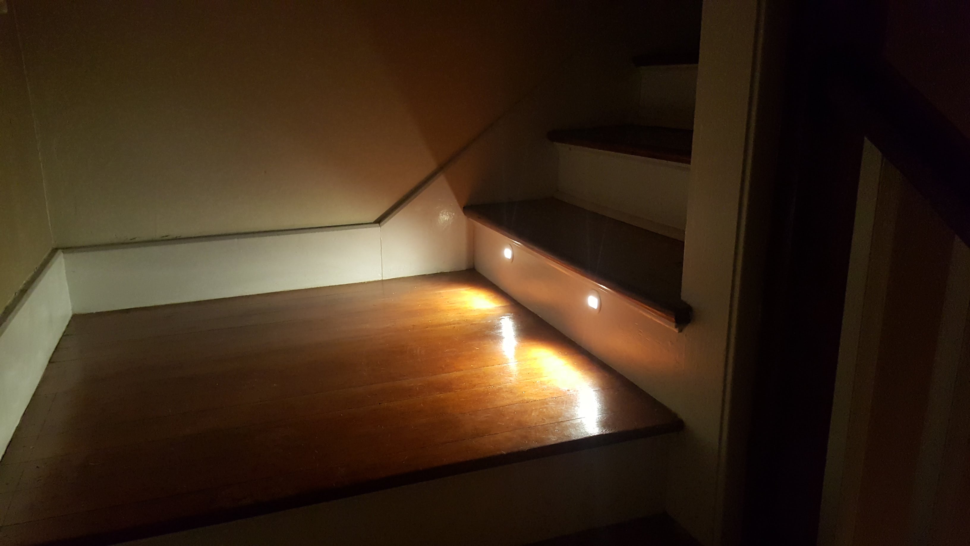 Staircase lighting installation